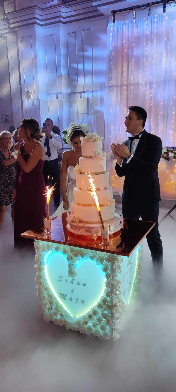 EFEKTI NIJAGARA šampanjac fontane, podni dim, unutrašnji vatromet...